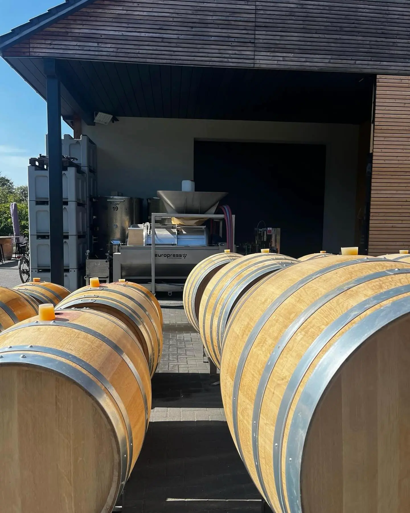 Cleaning - Gründliche Reinigung in der Weinmanufaktur 6 Weinkühlmanschette